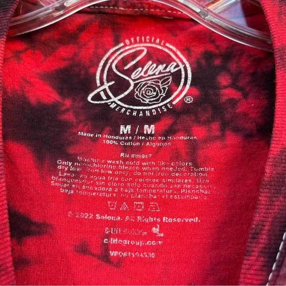 Selena No Me Queda Mas Short Tie Dye Red and Black Graphic T-Shirt. - Picture 5 of 6